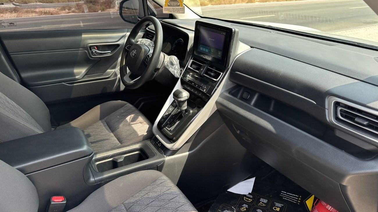 Toyota Innova GLE HEV