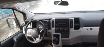 Toyota Hiace GL -High Roof Commuter