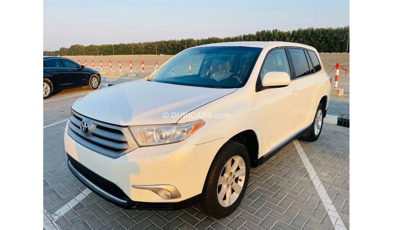 Used Toyota Highlander 2012 for sale in Sharjah - 567777