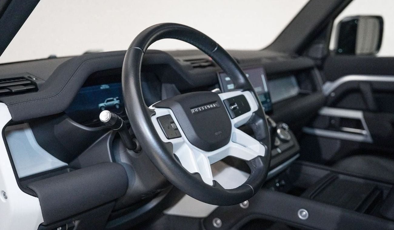 لاند روفر ديفندر | AED 4,021 P/M | Warranty Sept-2026 | GCC