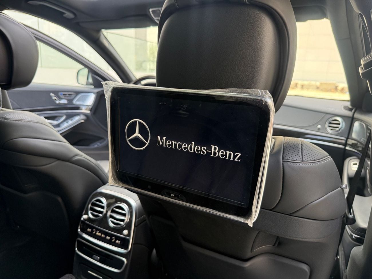 Mercedes Benz S500 AMG 4.7L AMG Line* Low Mileage*Chauffeur*TV*Massage*Panoramic Roof
