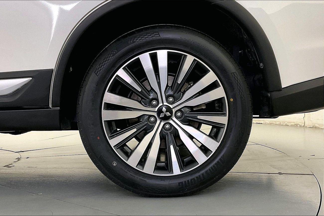 Mitsubishi Outlander GLX Midline | 1 year free warranty | 0 Down Payment