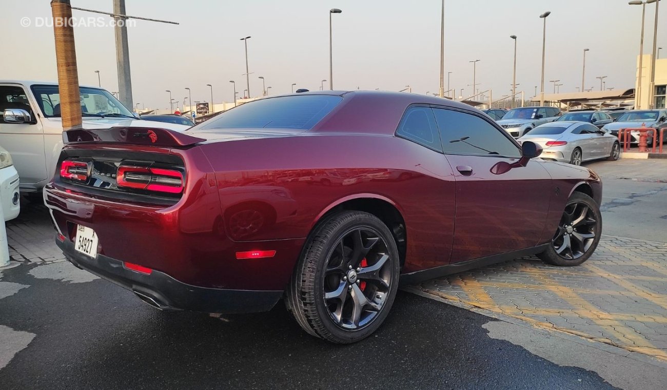 Dodge Challenger SXT