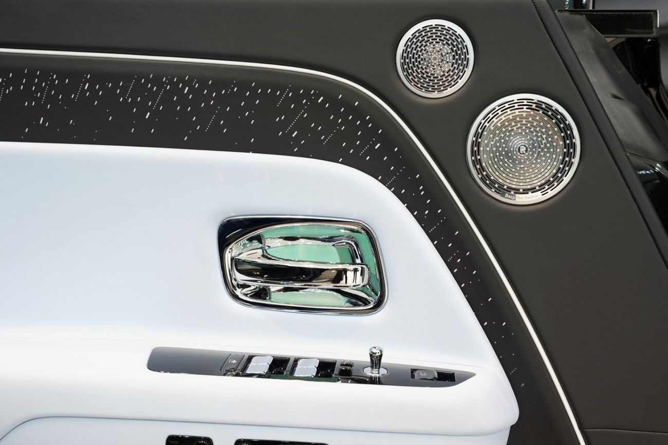 Rolls Royce Spectre STANDARD 2024 Rolls-Royce Spectre, Illuminated Spirit of Ecstasy, Bespoke Audio, Starlight, Dealer Warr + Ser