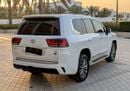 تويوتا لاند كروزر Toyota landcruise 2015Model GXR Top Full option Facelifted 2026 4.0L v6 petrol Engine Colour White p