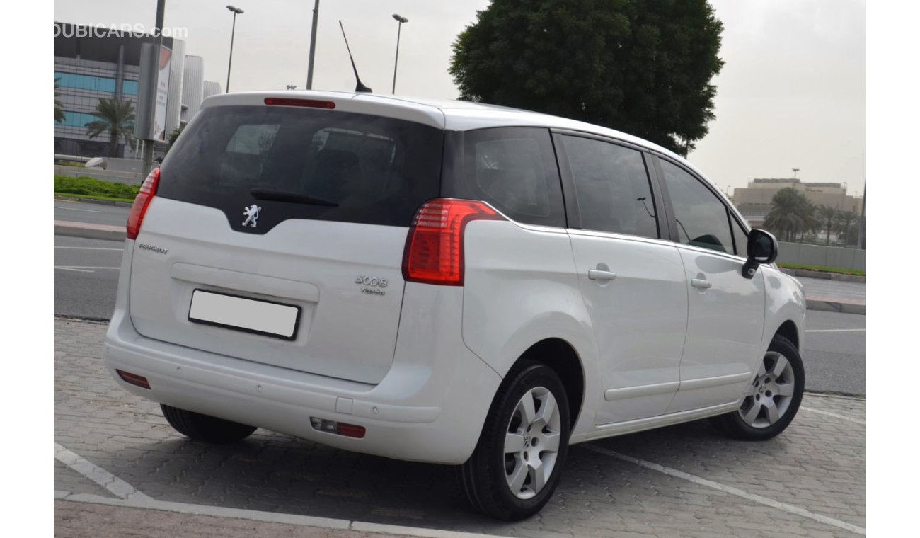 Peugeot 5008 Mid Range in Perfect Condition