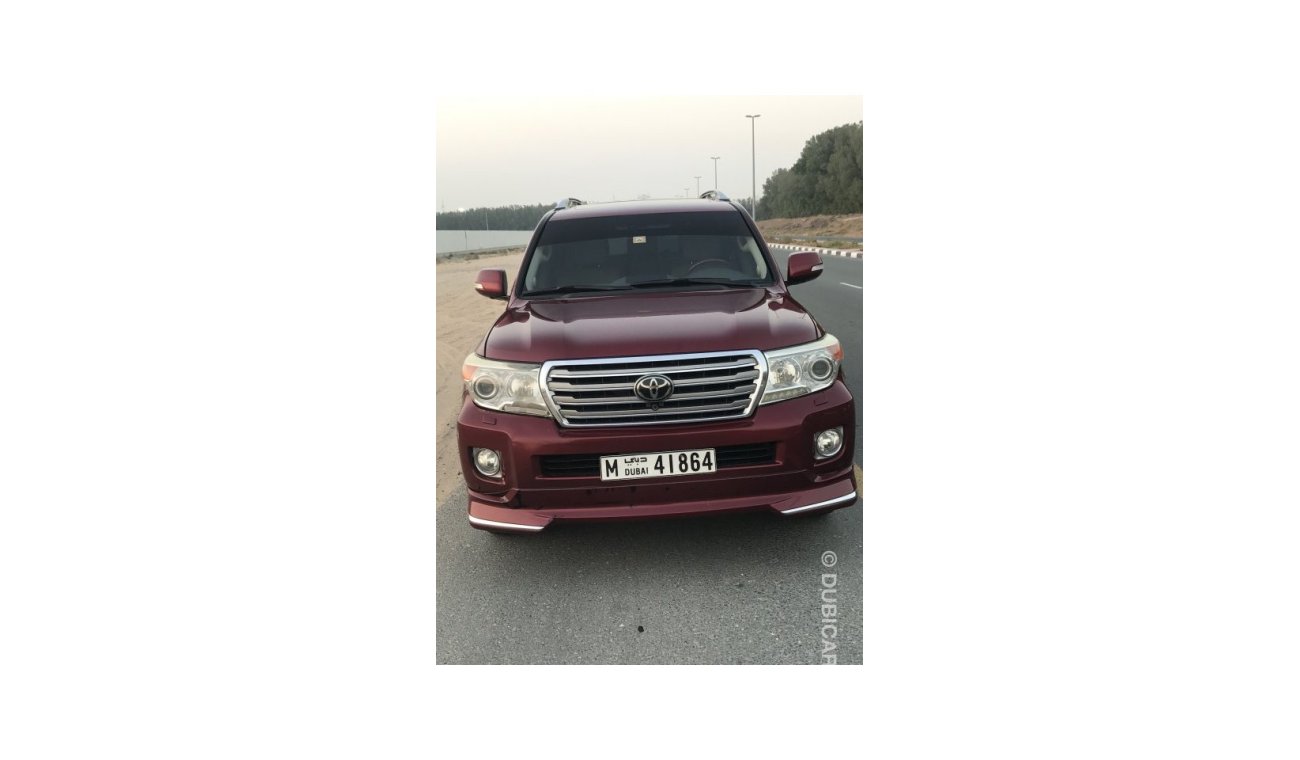 Toyota Land Cruiser VXR  5.7