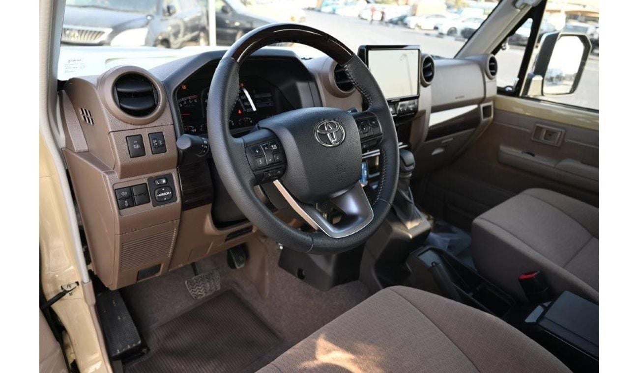 تويوتا لاند كروزر 70 71 SWB DLX 2.8L DIESEL 4WD 5 مقاعد AT-EURO 5