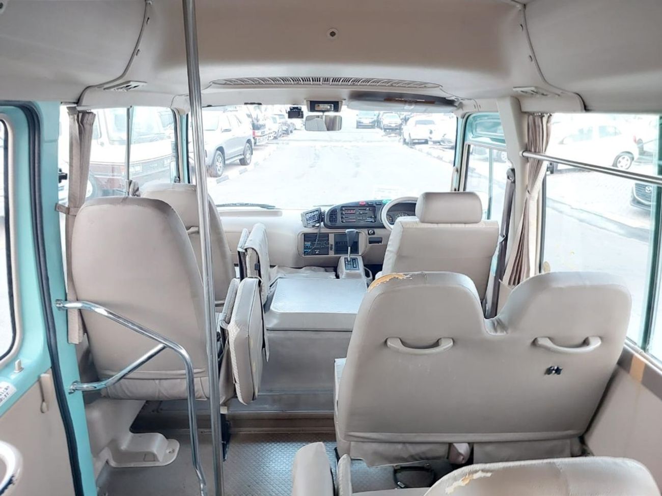 Toyota Coaster TOYOTA COASTER BUS RHD 2001 MODEL 4.2 L DIESEL AUTOMATIC(PM10587)