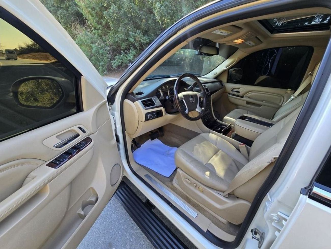 Cadillac Escalade EXT 6.2L SUV CADILLAC ESCALADE 2013 GCC PICK UP GOOD CONDITION INSIDE OUT SIDE