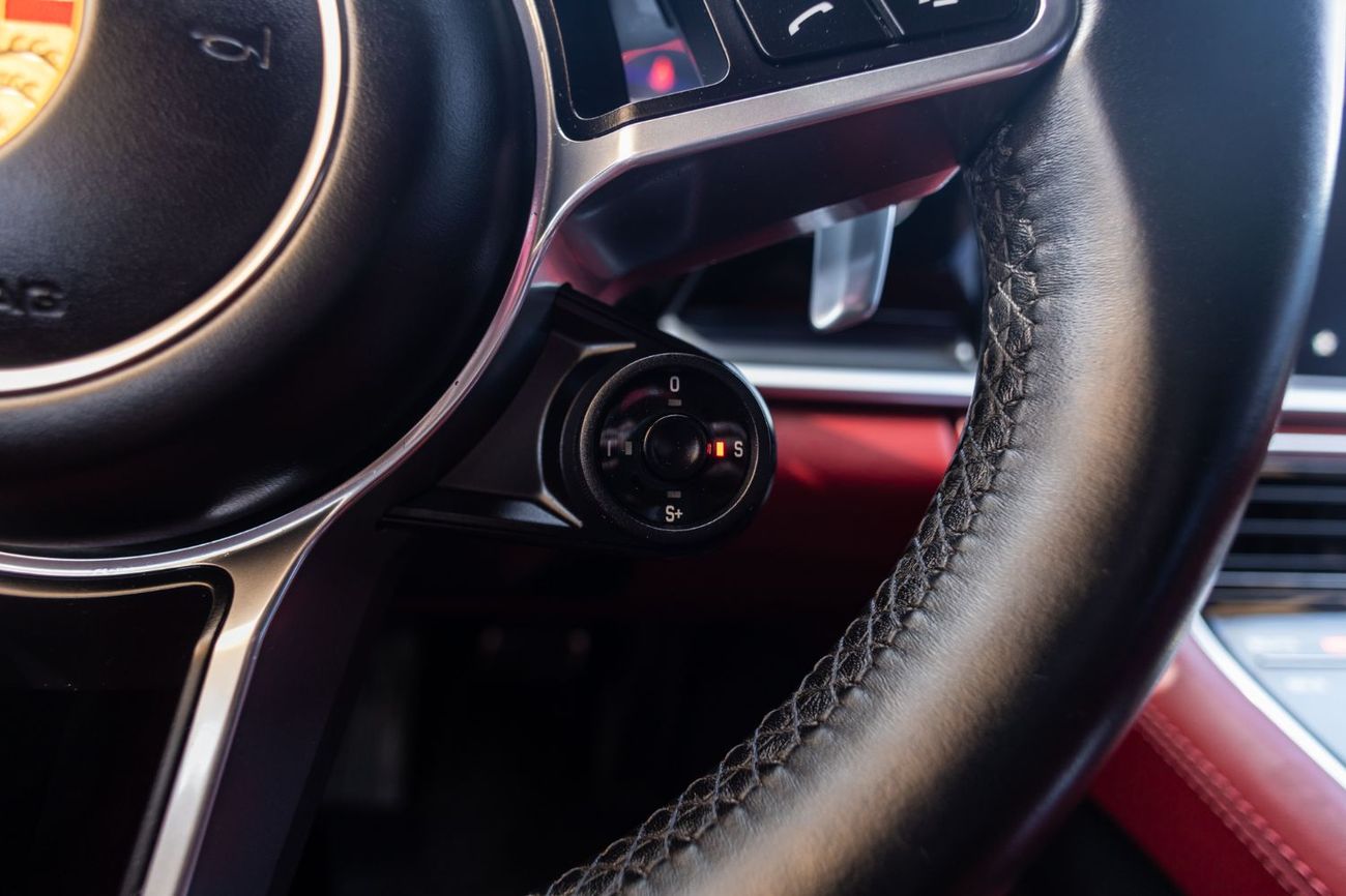 بورش باناميرا Turbo 4.0L AWD