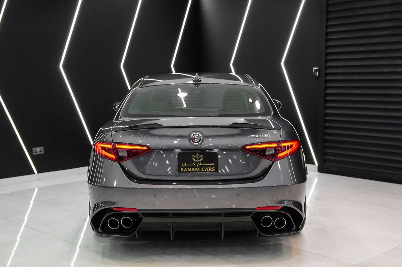 Alfa Romeo Giulia QUADRIFOGLIO 2018 Alfa Romeo Giulia Quadrifoglio, Carbon Trim, Harman/Kardon Audio, Sport Package, GCC Specs!!