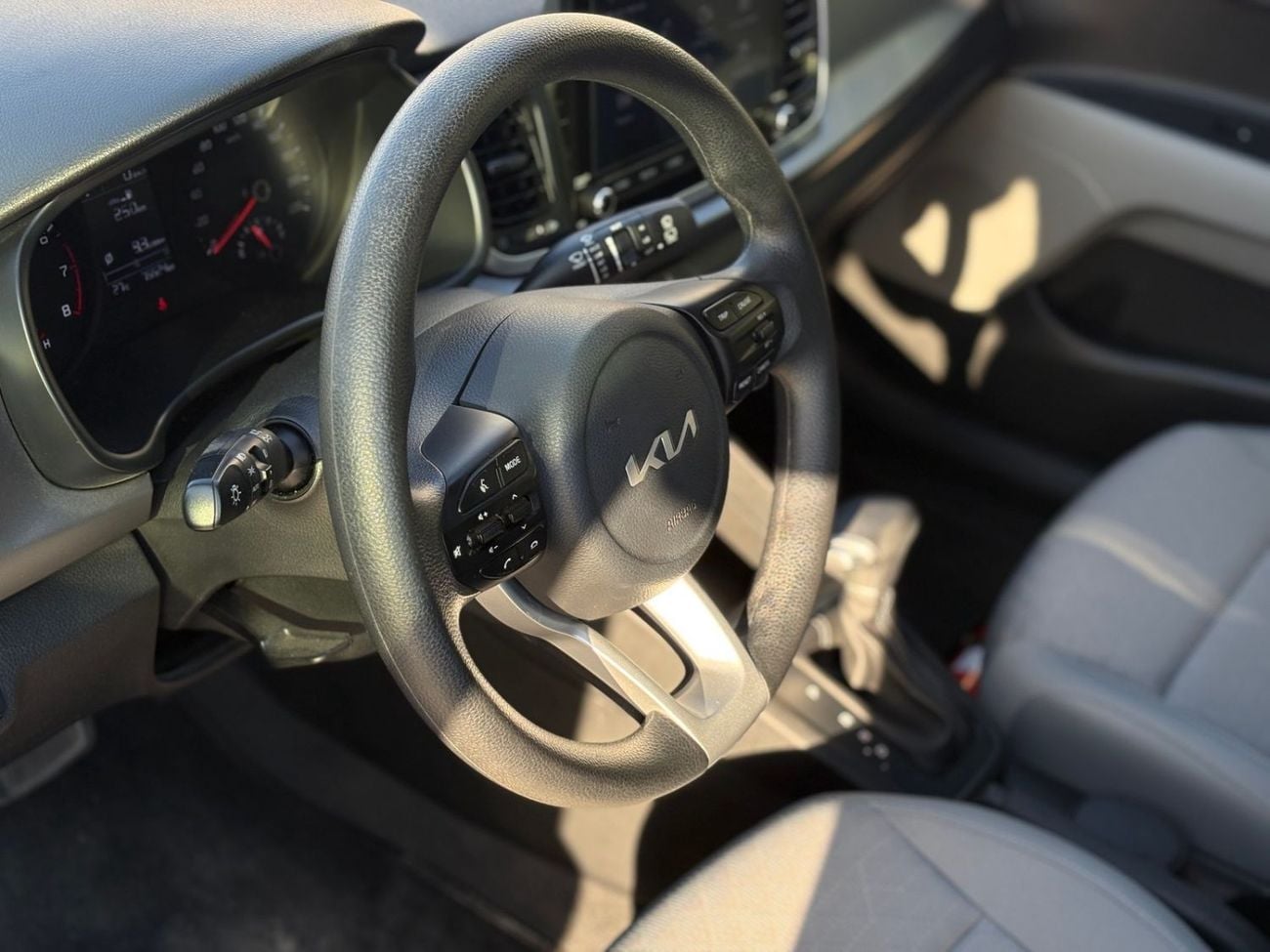 كيا ريو AED 584 P.M | 0% DOWN PAYMENT | KIA RIO EX | 1.4L I4 FWD | AGENCY WARRANTY | FULL AGENCY SERVICE HIS