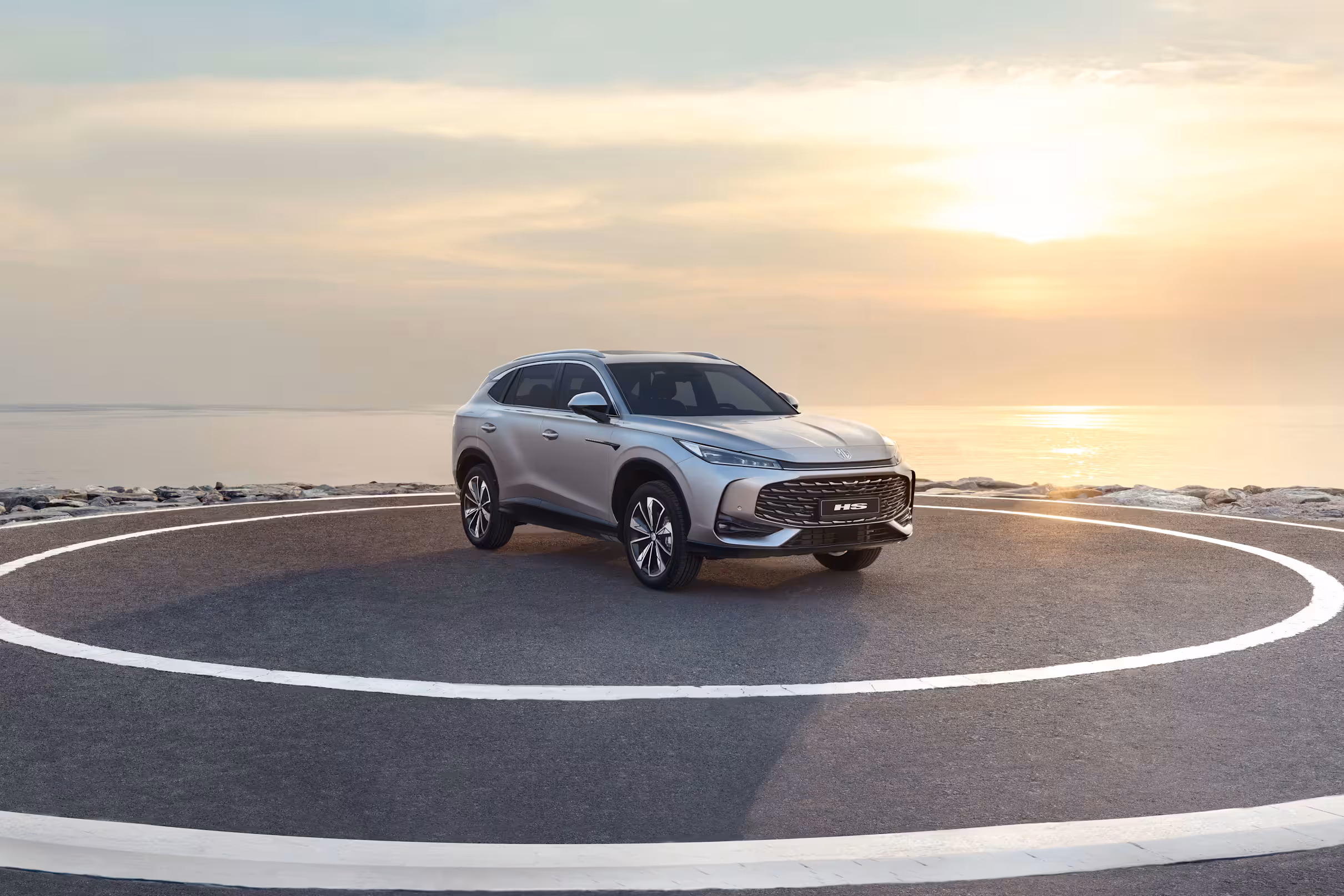 أم جي HS exterior - Front Right Angled