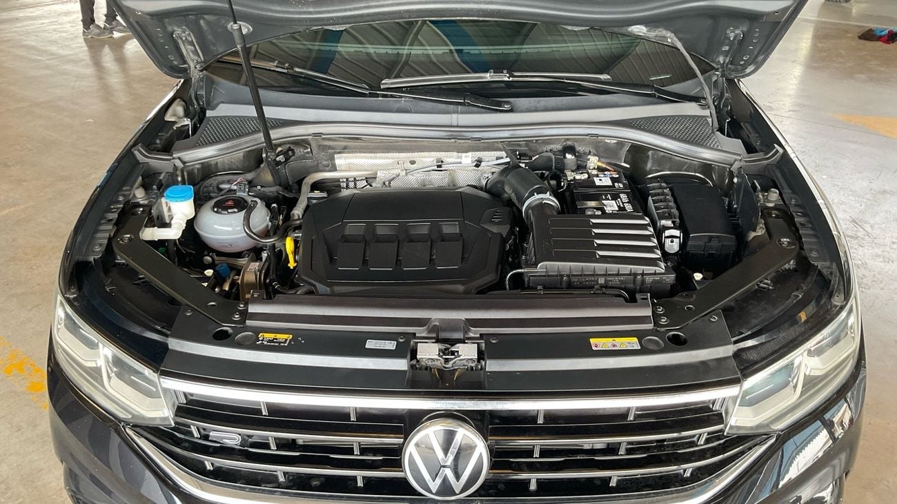 Volkswagen Tiguan R-LINE BLACK | Guaranteed Warranty | 0 Down Payment