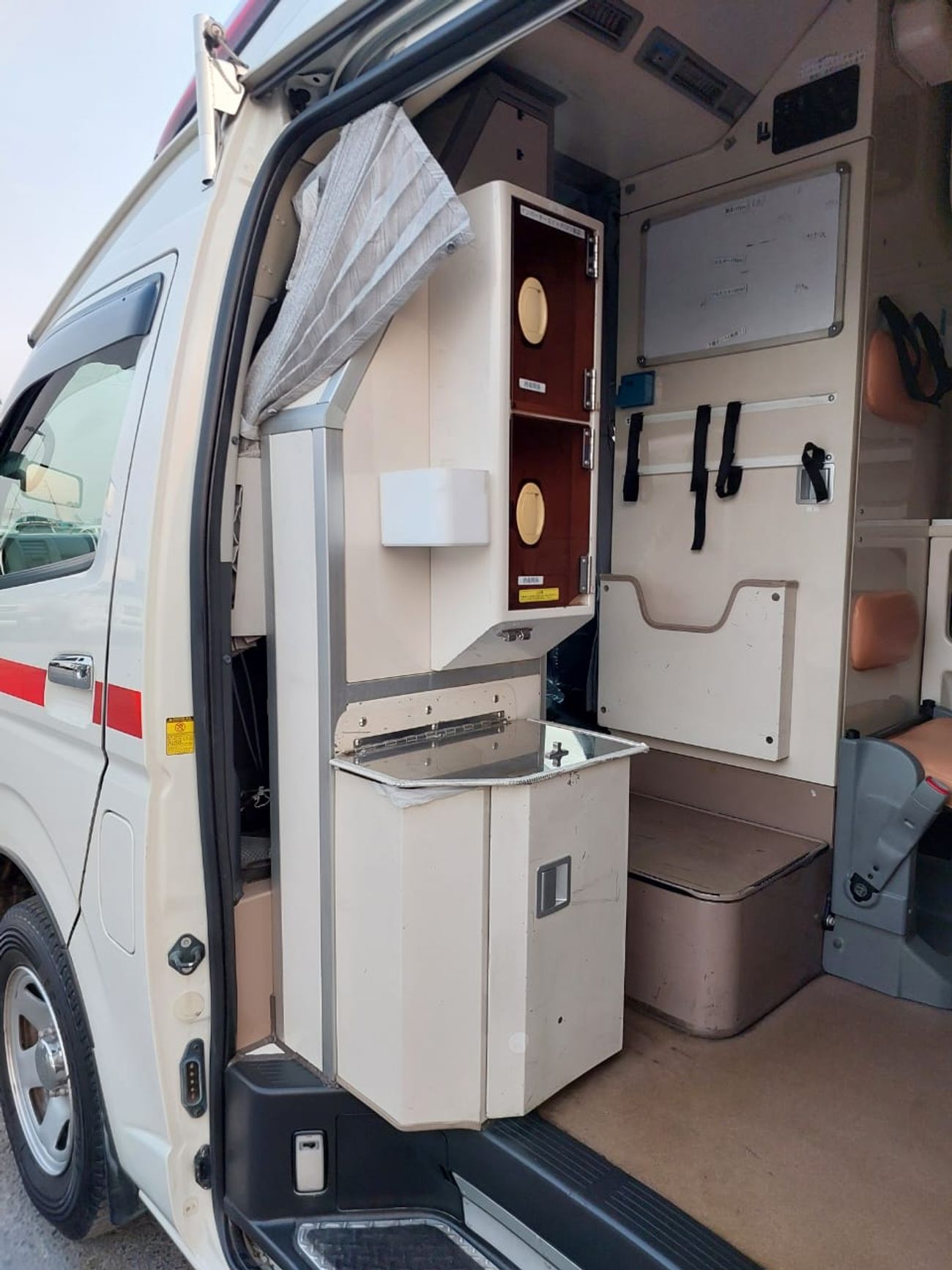 Toyota Hiace TOYOTA HIACE VAN AMBULANCE RHD 2012 MODEL 2.7 L PETROL AUTOMATIC(PM11200)