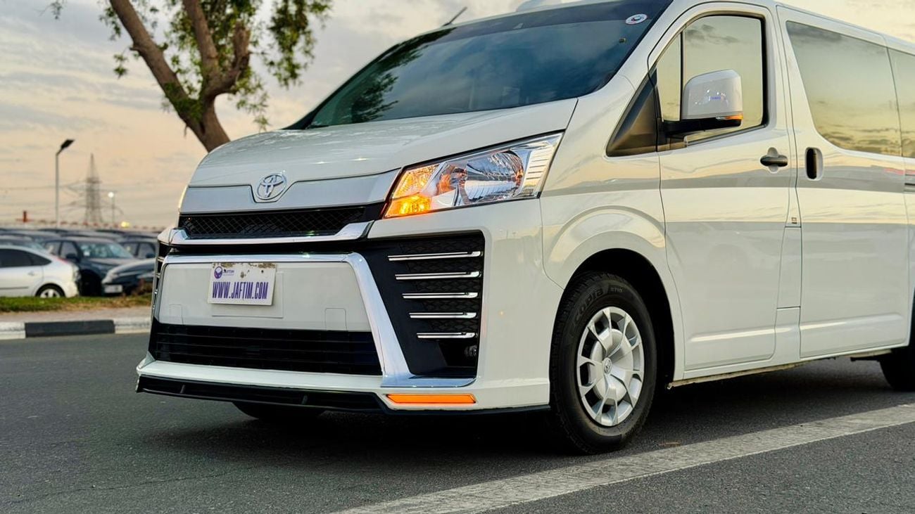 Toyota Hiace 4-SEATER | AUTOMATIC TRANSMISSION | 2.8L DIESEL | BACK CAMERA | PARKING SENSORS