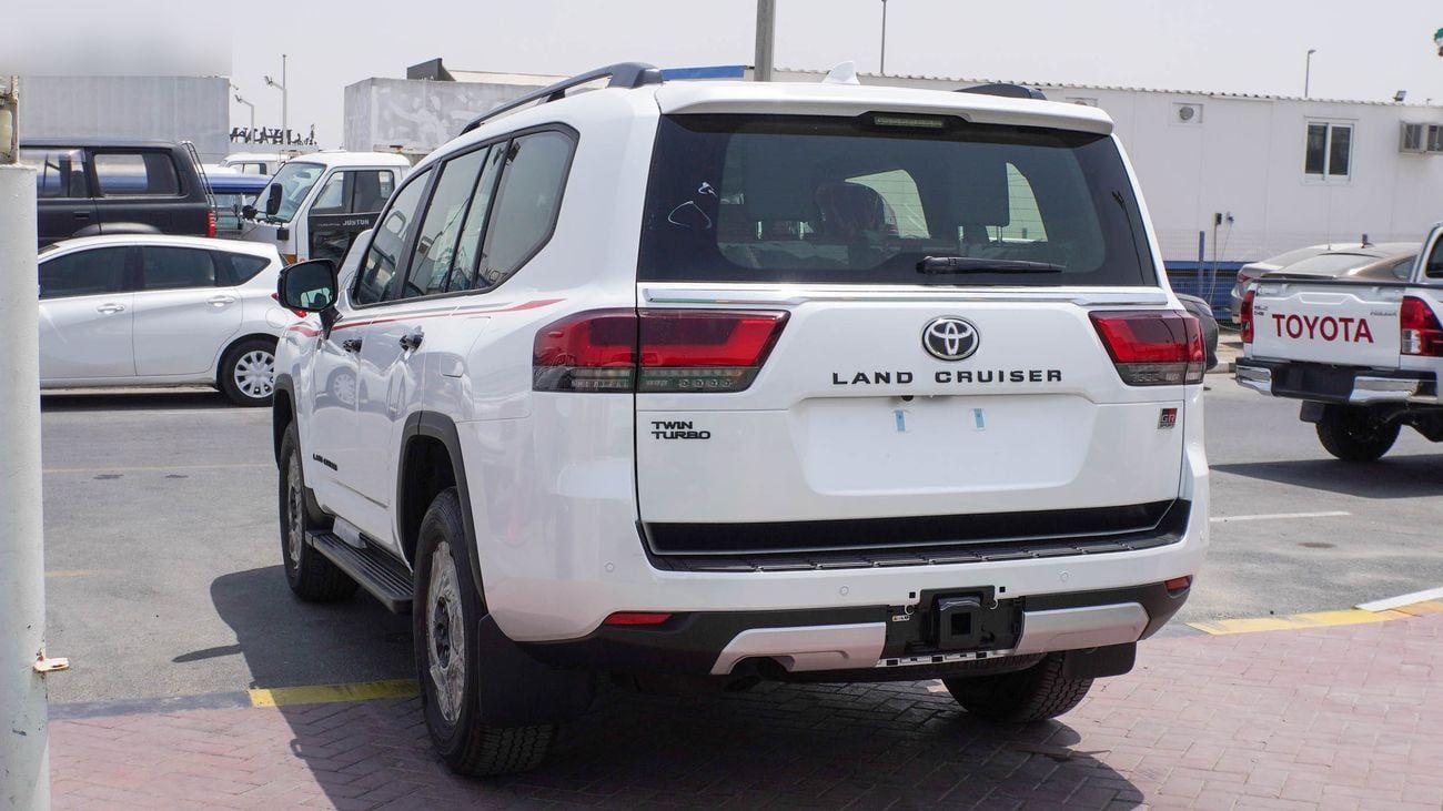 تويوتا لاند كروزر GR SPORT 3.5L V6