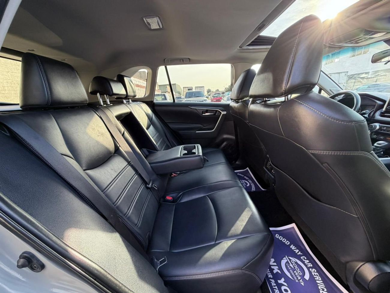 تويوتا راف ٤ XLE 2.0L