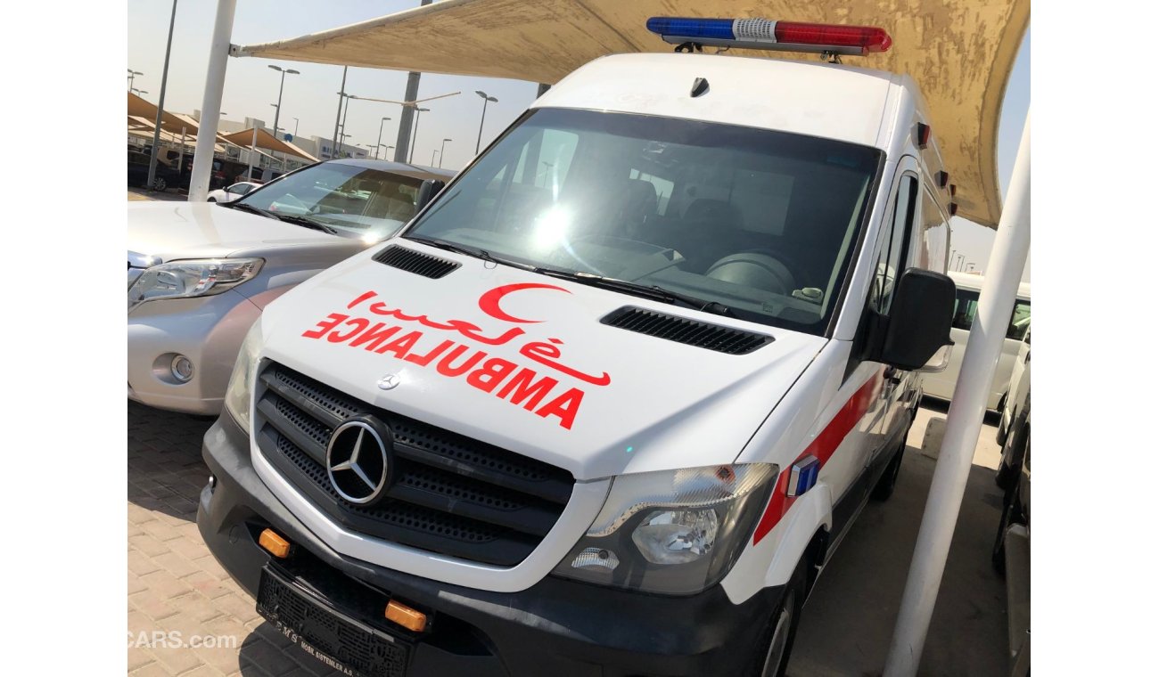 مرسيدس بنز سبرينتر Mercedes Benz Sprinter Ambulance,Model:2015. Low mileage