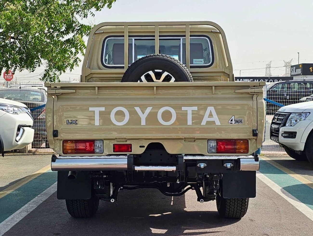 تويوتا لاند كروزر بيك آب LX-Z1 DOUBLE CABIN / 2.8L V4 DIESEL / A/T/ LEATHER SEATS / DIFF LOCKS / 4WD (CODE#LX-Z1)