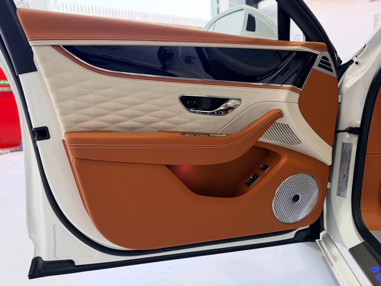 بنتلي فلاينج سبور 4.0T V8