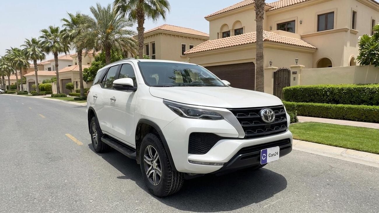 Toyota Fortuner EXR — фото 1