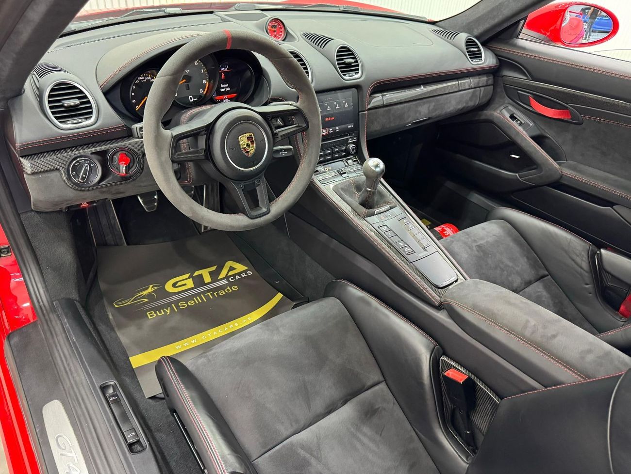 بورش كايمان 718 GT4 4.0L (414 HP) M/T 2020 Porsche 718 Cayman GT4, May 2025 Porsche Warranty, Manual Transmission, V