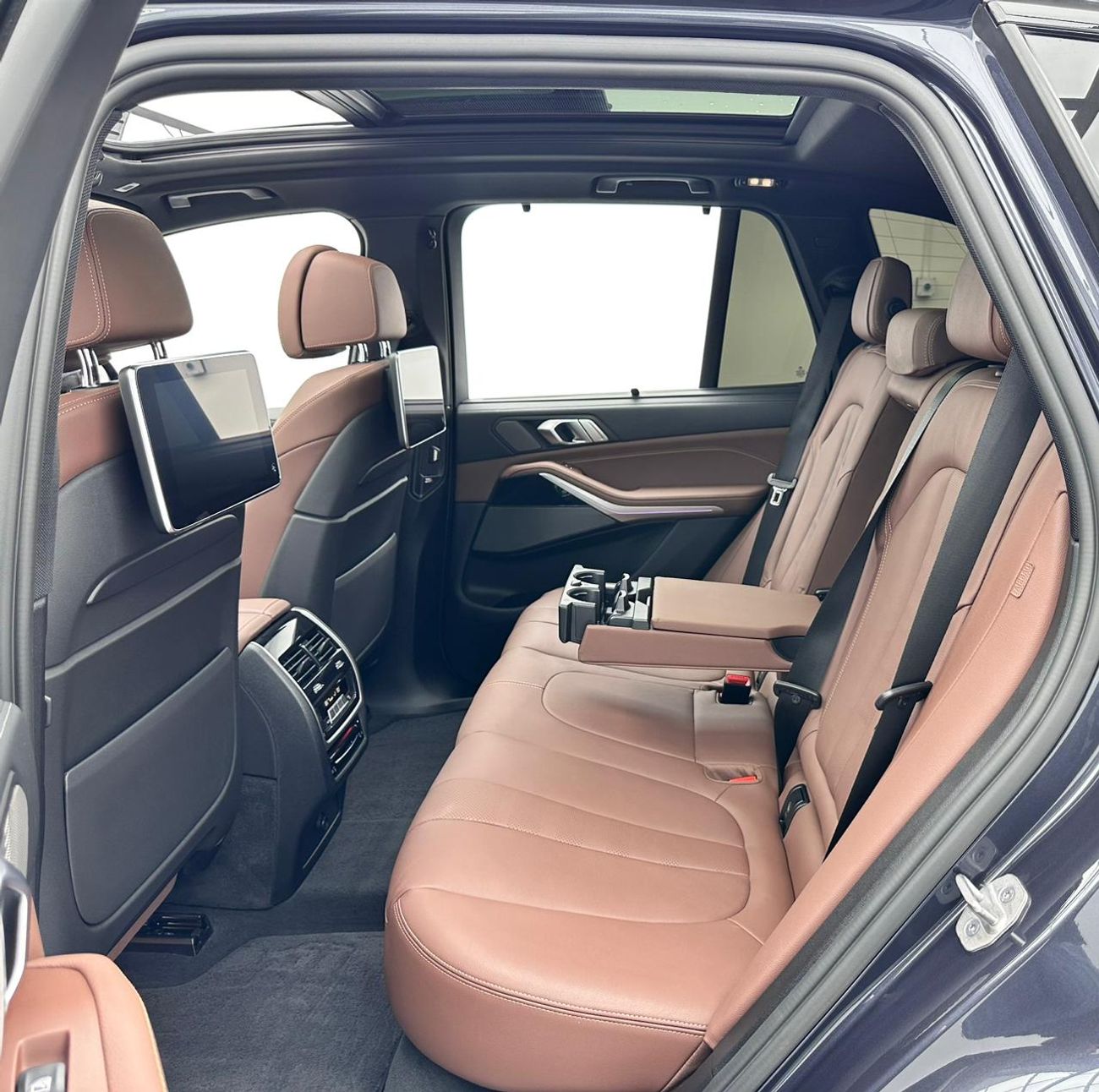 بي أم دبليو X5 2022 BMW X5 xDrive 40i M-Sport, Dec/2028 BMW Warranty, BMW Full Service History, GCC