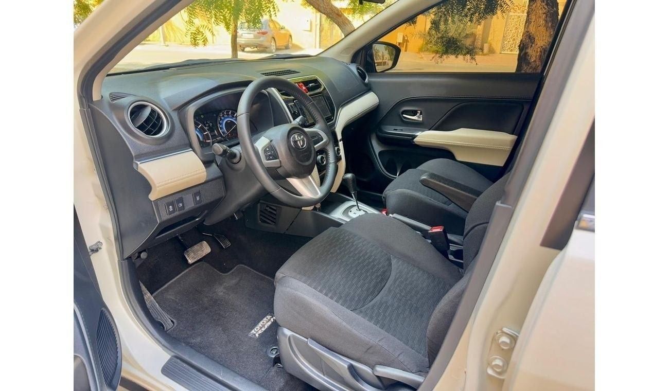 تويوتا راش Toyota Rush GX 2023 GCC 7 seater .Free accident