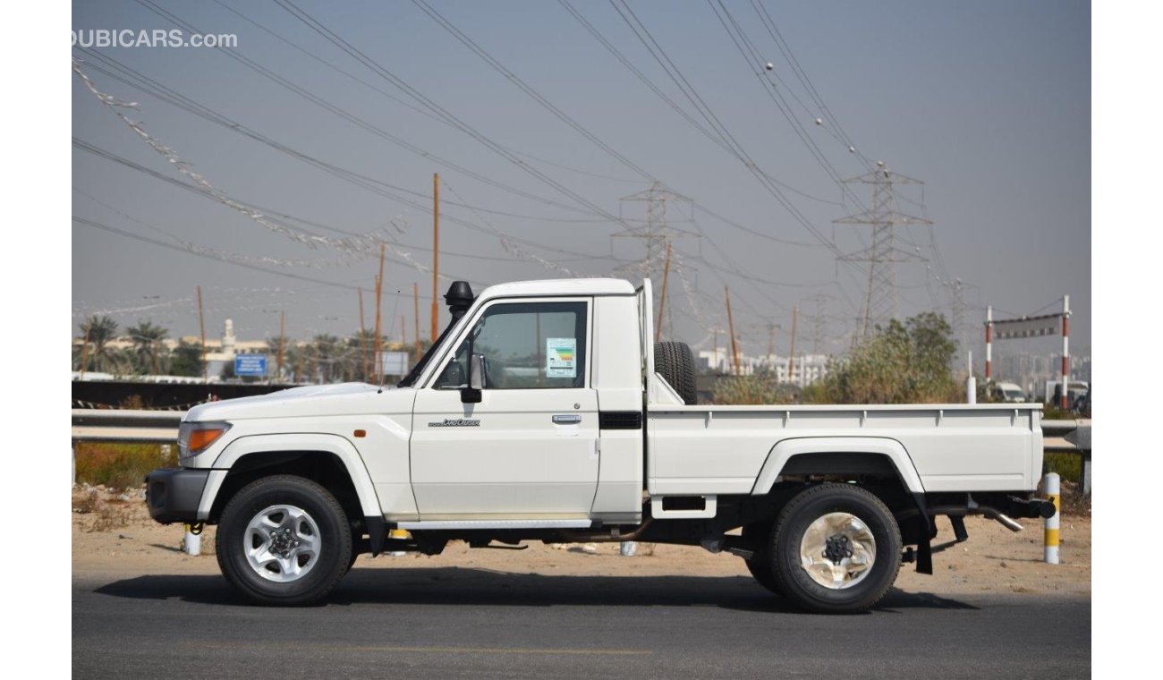 تويوتا لاند كروزر بيك آب 79 SINGLE CAB PICKUP LX V8 4.5L TURBO DIESEL 4WD MANUAL TRANSMISSION