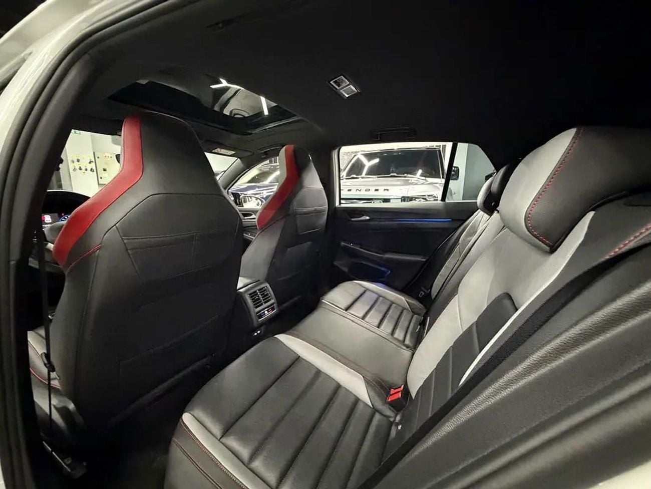 Volkswagen Golf GTI
