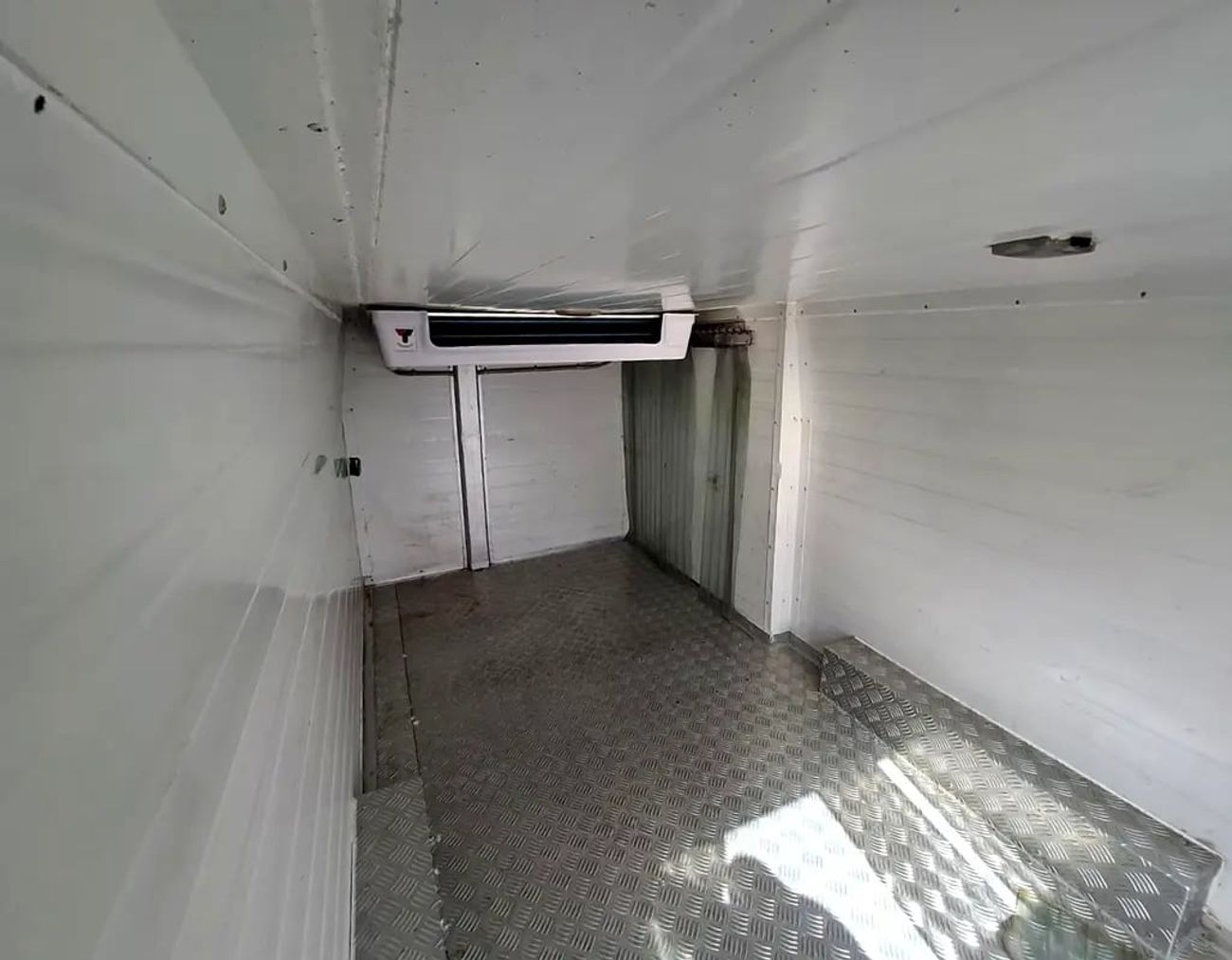 Nissan Urvan Nissan Urvan NV350