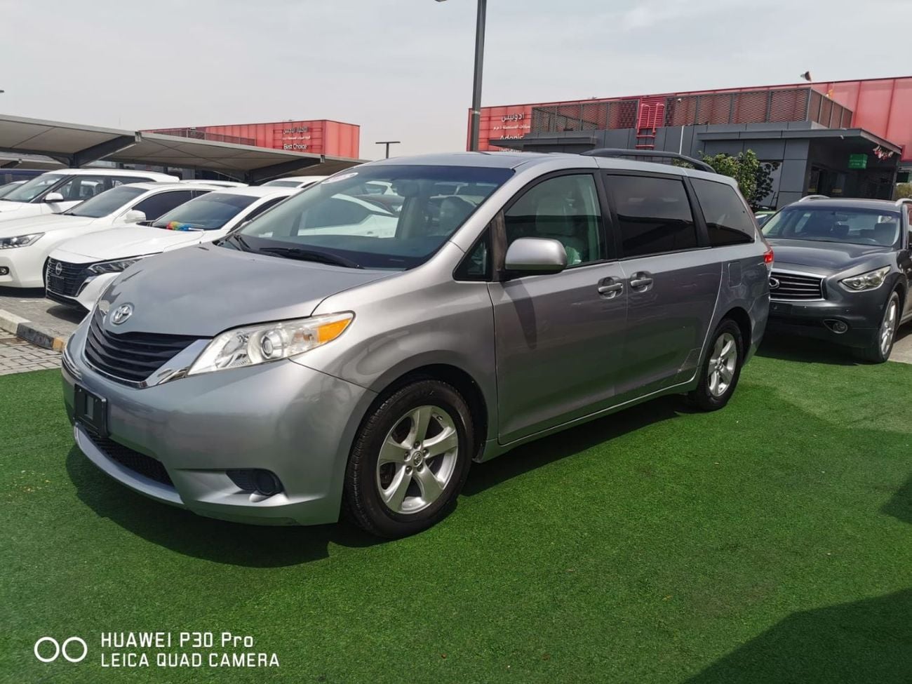 Toyota Sienna أمريكي أوراق جمارك رقم 1 أبواب كهرباء