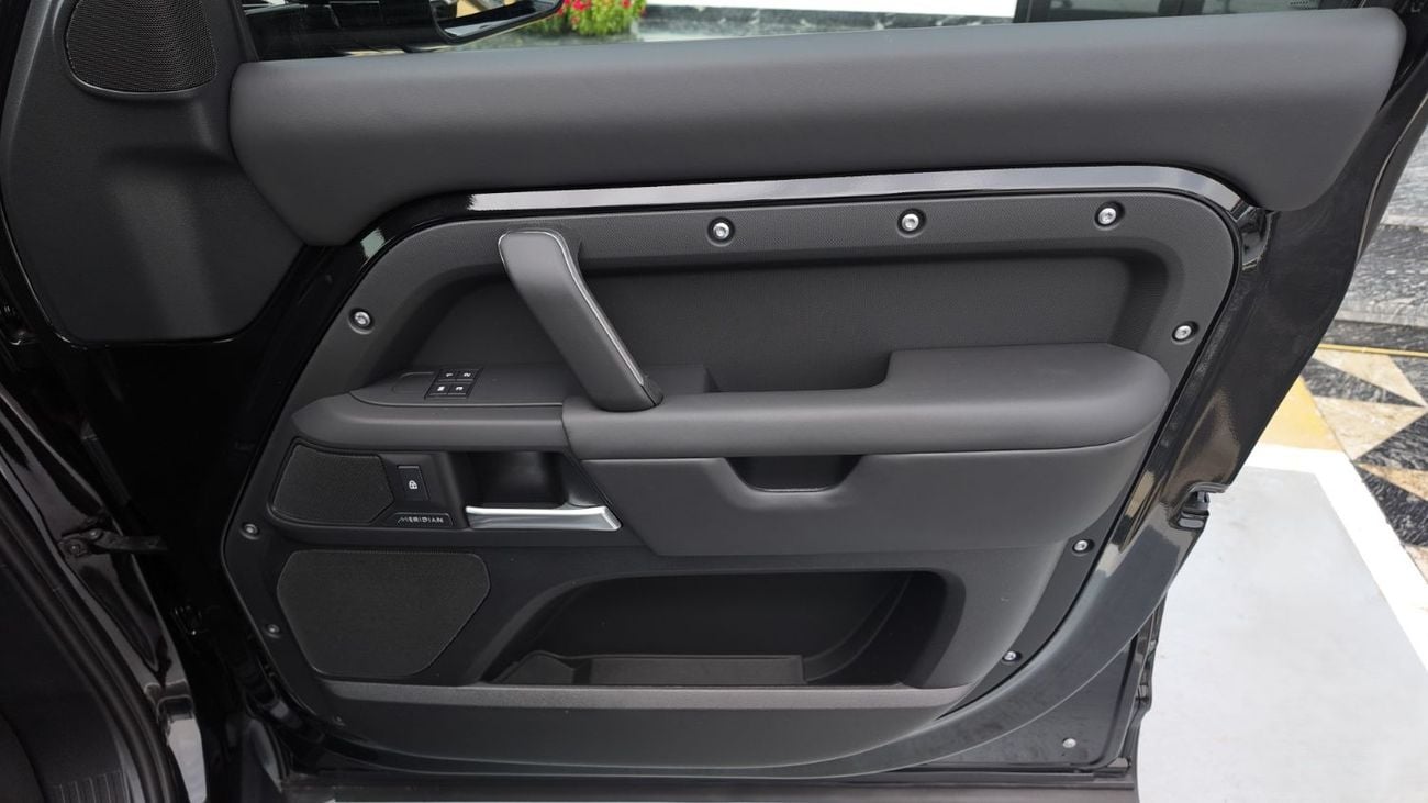 Land Rover Defender LAND ROVER DEFENDER 110 P400 X-DYNAMIC 2026