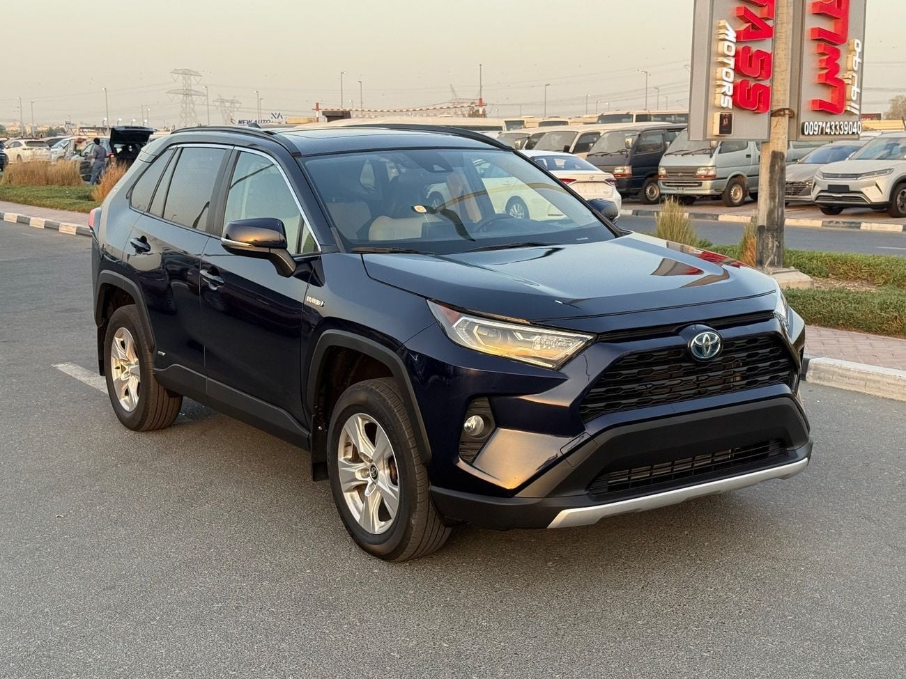 تويوتا راف ٤ XLE 2.5L