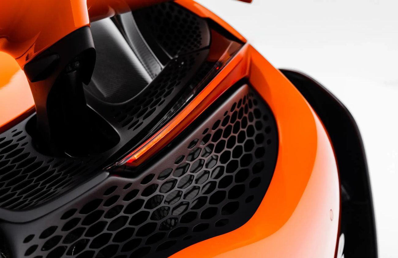 مكلارين 765LT 4.0L twin-turbocharged 8 Cylinder Engine