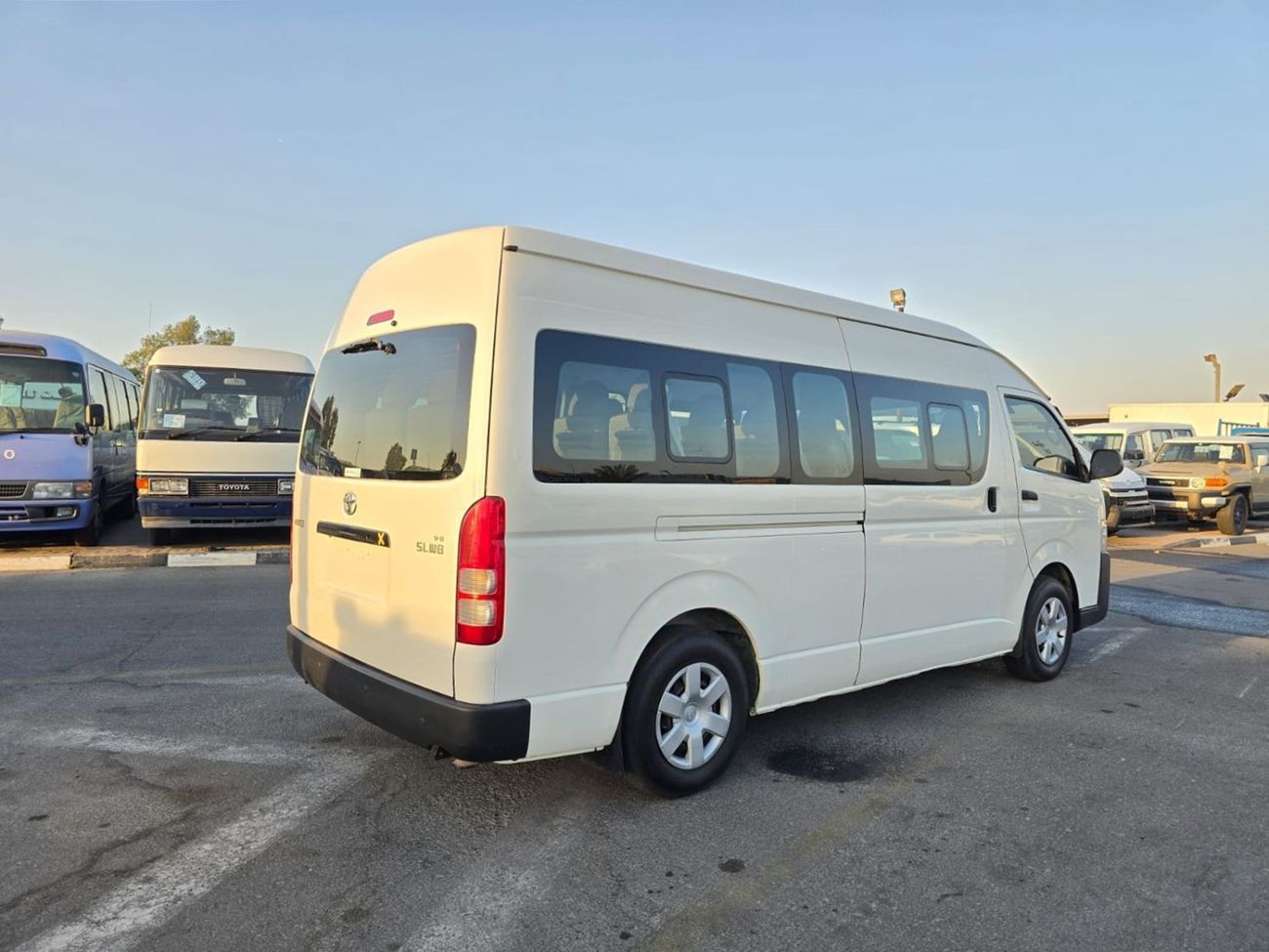 تويوتا هاياس TOYOTA HIACE COMMUTER VAN RHD 2018 MODEL 3.0 L DIESEL AUTOMATIC(PM22105)