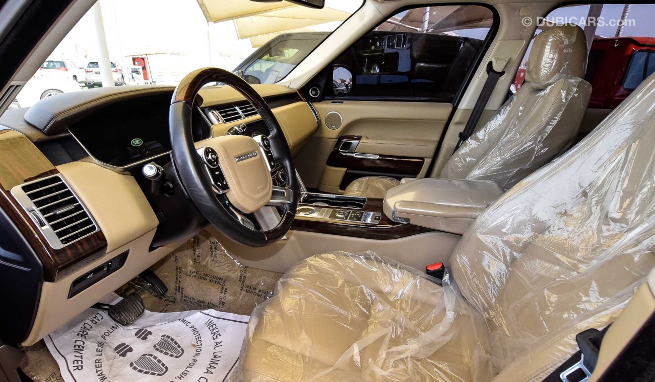 Land Rover Range Rover HSE With autobiography Badge