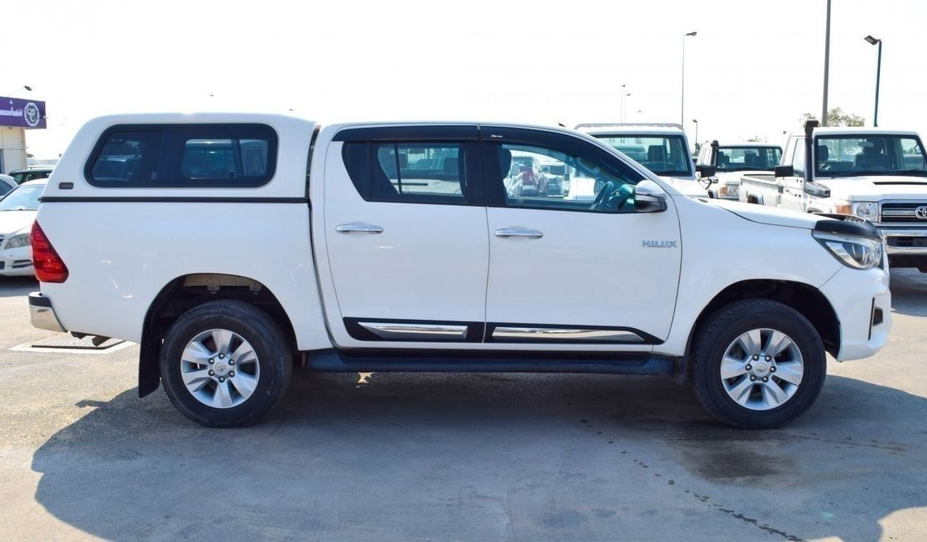 Toyota Hilux SR5 with canopy