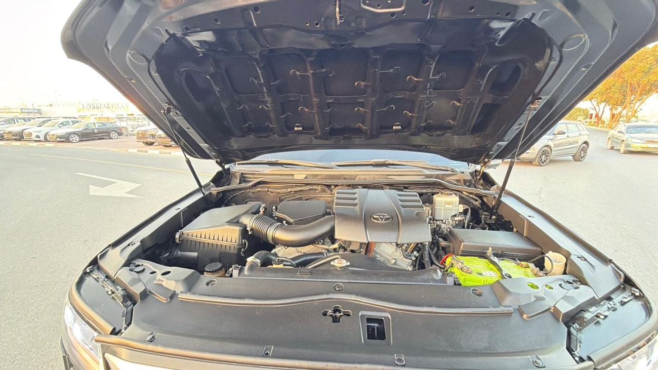 تويوتا لاند كروزر MODIFIED TO LC300 2025 MODEL | 4.0L PETROL ENGINE | LHD | AUTOMATIC TRANSMISISON | 360 VIEW CAMERA |