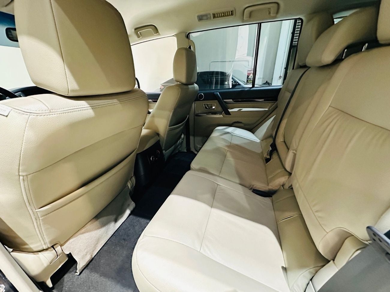 Mitsubishi Pajero GLS Mid 3.8L (243 HP)