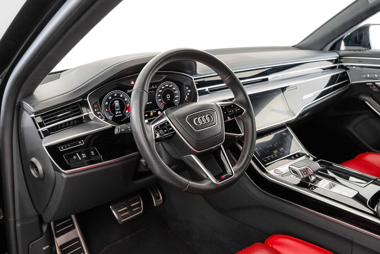 Audi S8