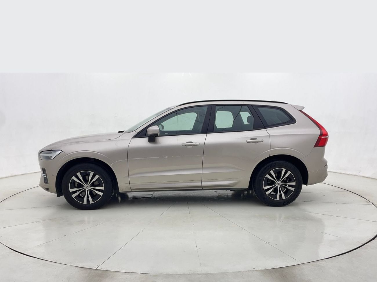 فولفو XC 60 2L 2023 | 0 DP | 1509/Month | 30 Day Return | Service History