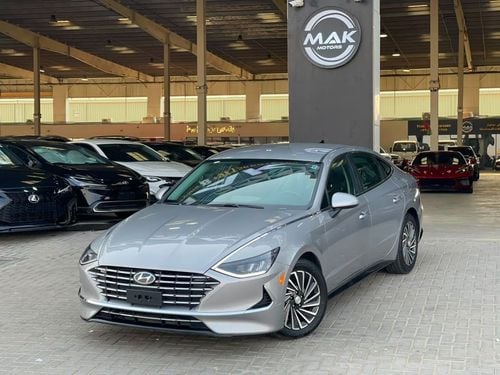 Hyundai Sonata SMART PLUS SE / V4 HYBRID / BIG RIMS / RADAR / BLIND SPOTS / WIRLESS CHARGE / BOSE SOUND SYSTEM