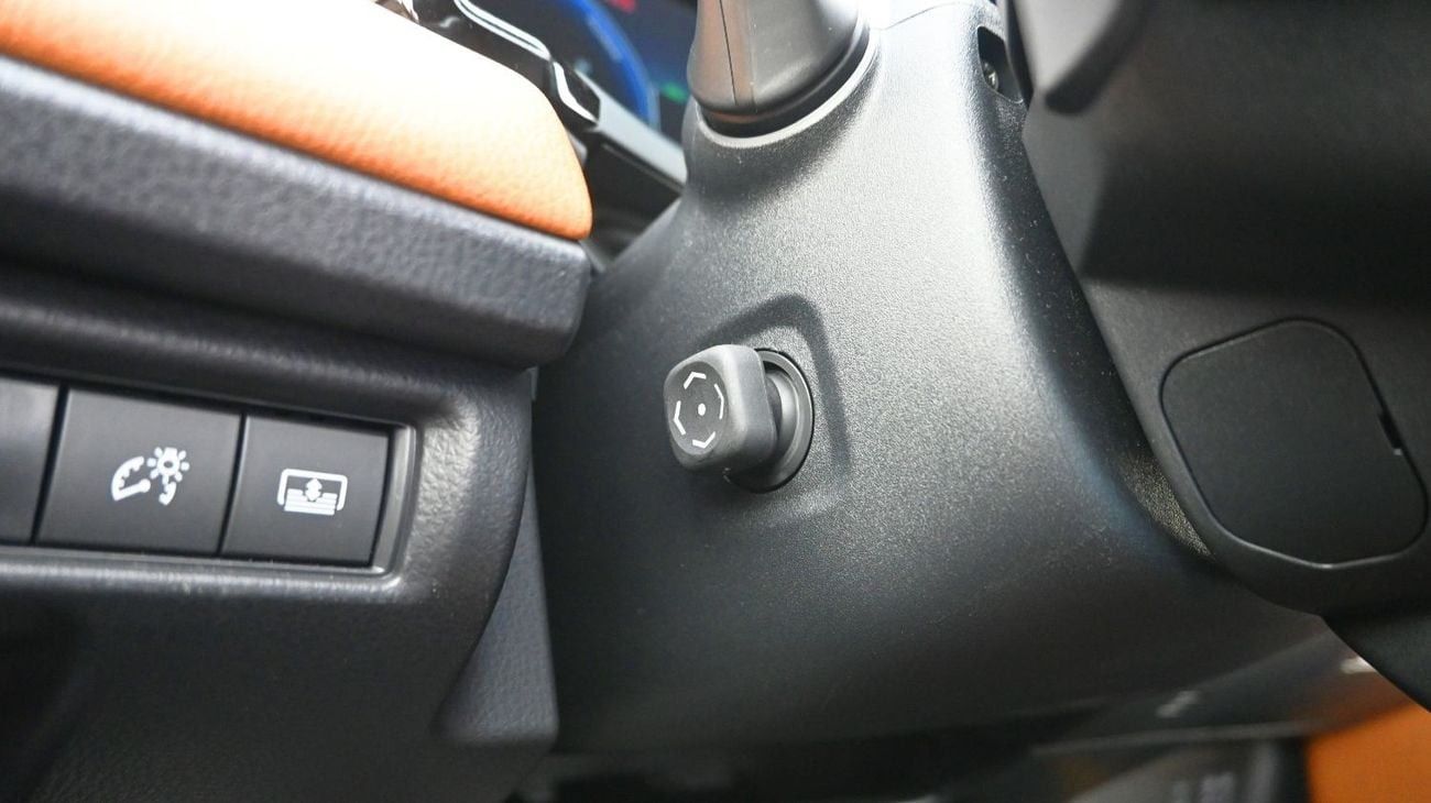 Toyota Camry GLE 2.5L Toyota Camry Hybrid GLE