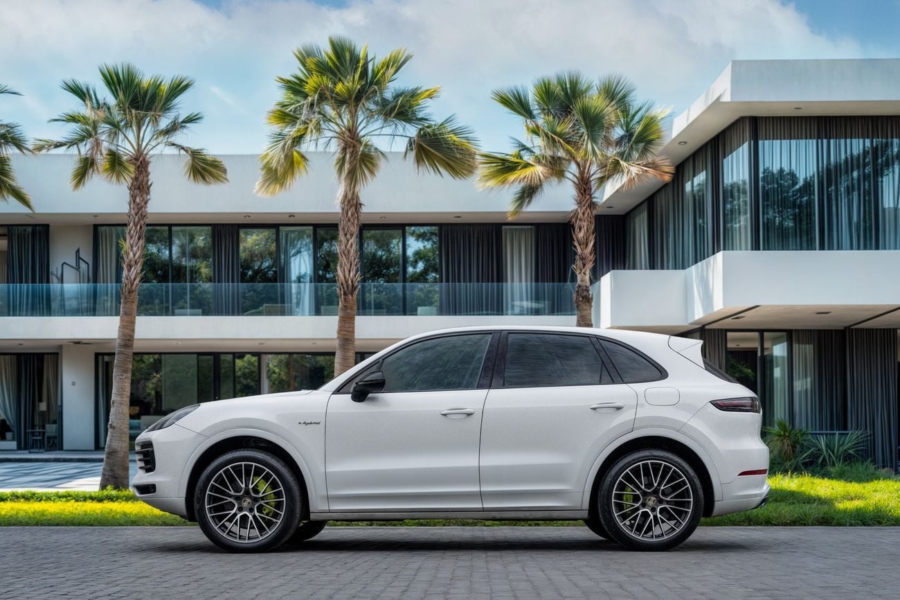 بورش كايان Cayenne E-Hybrid | 3,036 P.M | 0% Downpayment | 455 Combined BHP!