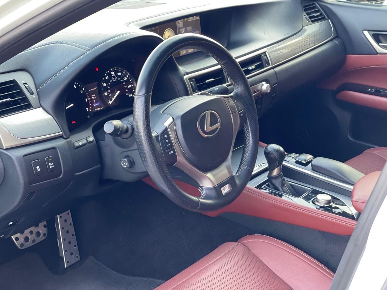 لكزس GS 350 بلاتينوم F-SPORT / 8 سرعات / دفع خلفي / مواصفات كاملة