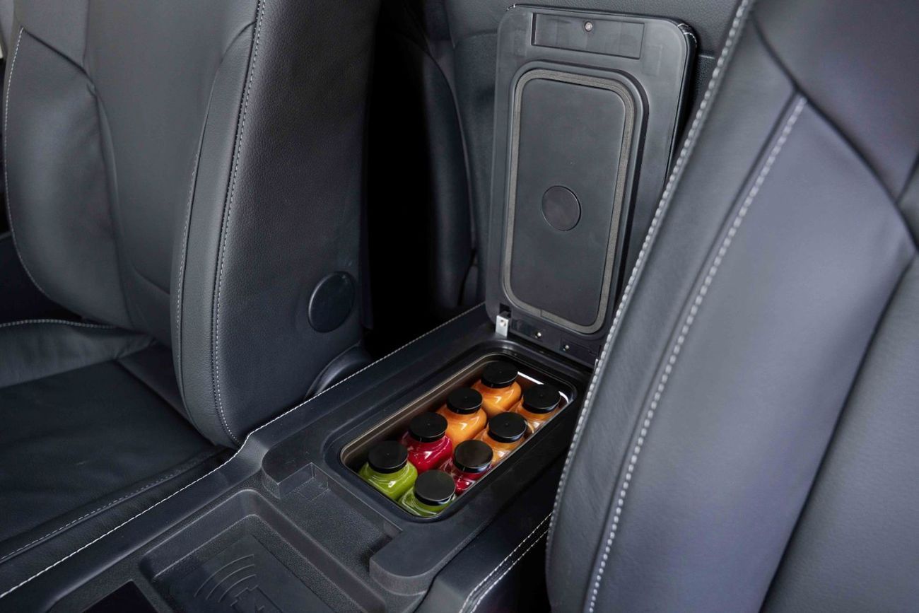 Mercedes-Benz V 300 FREE FRIDGE I V300 Avantgarde I 2026 I 2 Year Agency Warranty