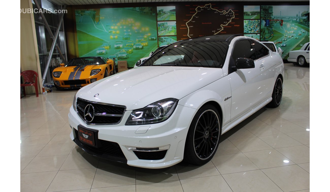 Mercedes-Benz C 63 AMG COUPE